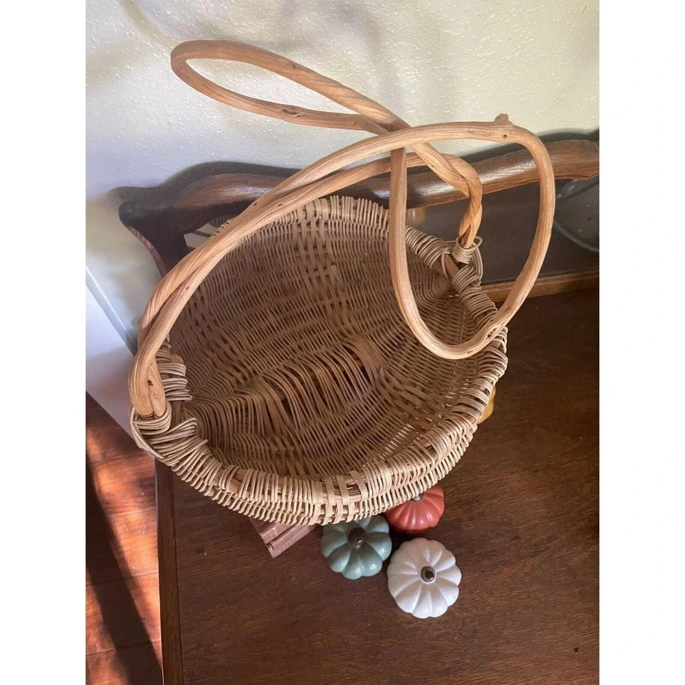 Vintage Primitive Farmhouse Basket Butt Buttocks Gathering Egg Eye Of God Easter